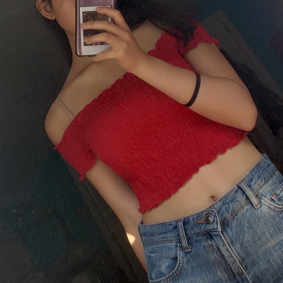✨ 3/$25 ✨ Red Smocked Crop Top - Picture 2 of 4